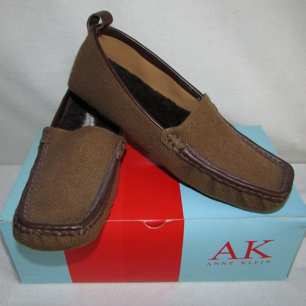 ANNE KLEIN Camel Fur Lined Slippers - NEW